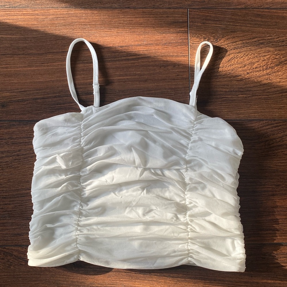 WHITE CROP TOP